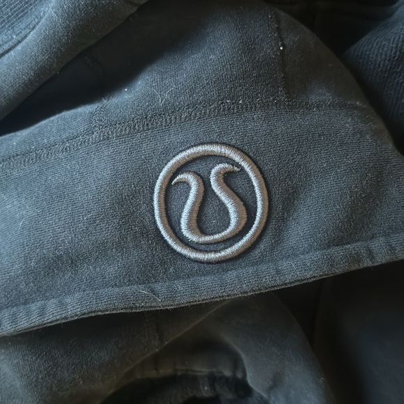 Lulu lemon zip up jacket - Picture 5 of 5